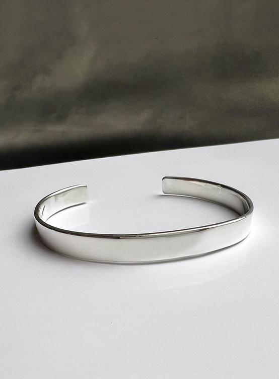 classic-cuff-https://spaces.montezjoyeria.com/media/thumbnails/991b3da6e370d41a766ea7d93d9dc4492acd3fc4bfa0344540cc26ab_l8fGz3P.jpg-554x752