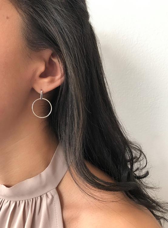 aretes-aro-https://spaces.montezjoyeria.com/media/thumbnails/dd66e1b4751f30874a802a6bb1fdfe6164c80d242adf0a5adaf9df28_582LPHl.jpg-554x752
